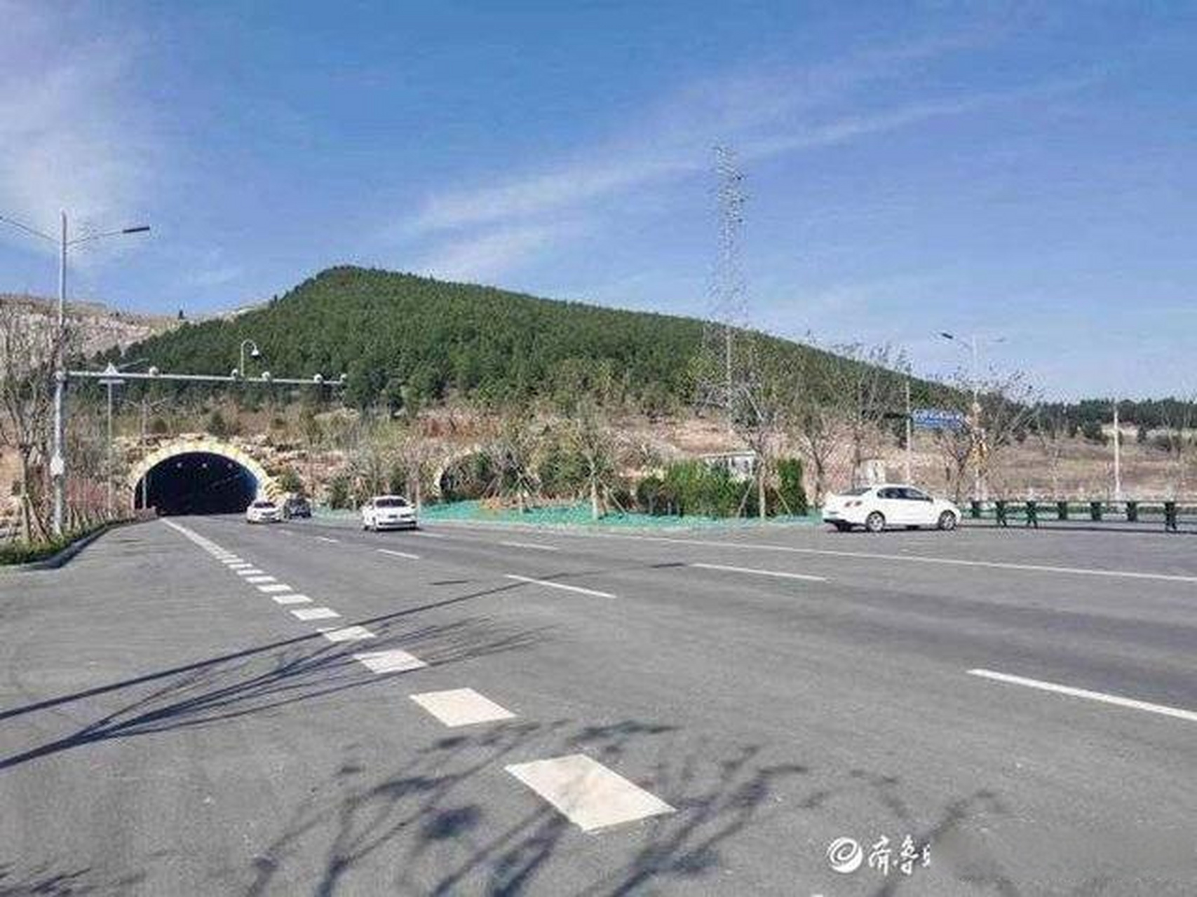 【济南旅游路东延通车,一路向东接上济青中线】4月8日,济南市区南部