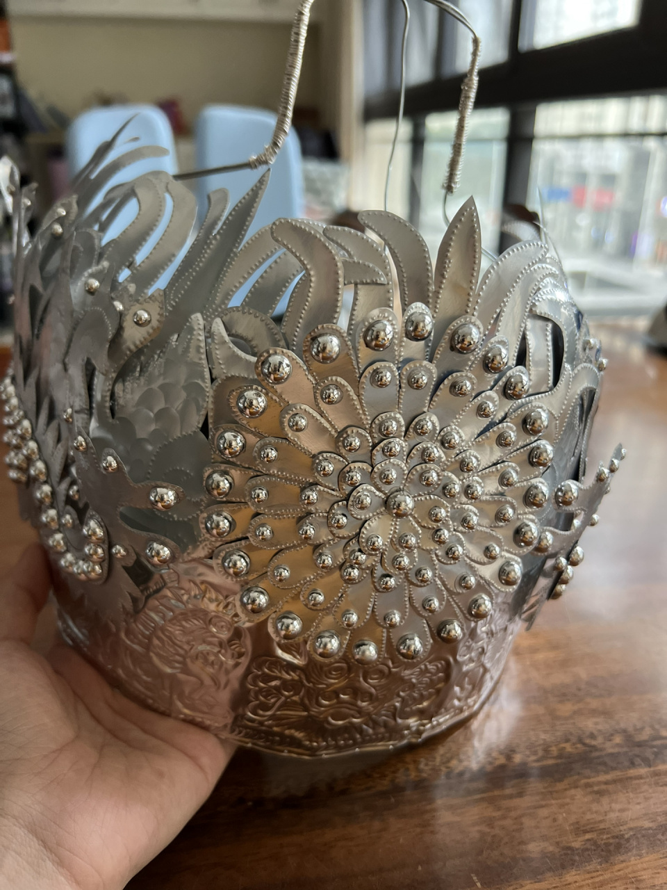 用易拉罐做的传统苗族银头饰 还有几个部分没有完成,这也是最近更新