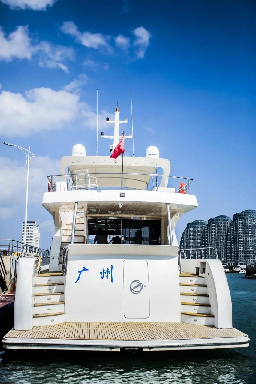 关于三亚的游艇宝贝,我第一次接触游艇宝贝是8年前,到现在八年的时间