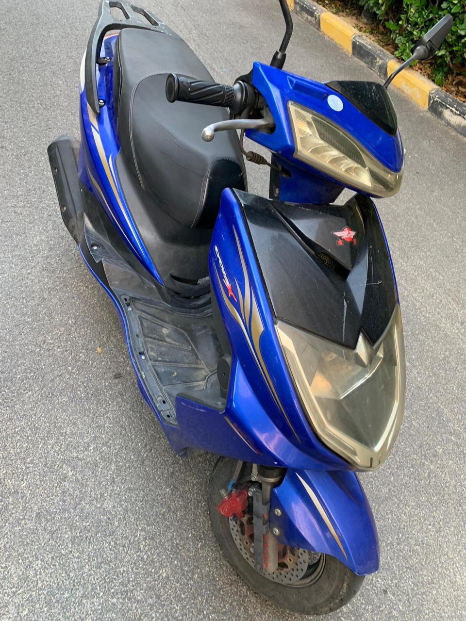 建设金鹰125踏板摩托车.2018年9月上牌,可以过户.功能完整.