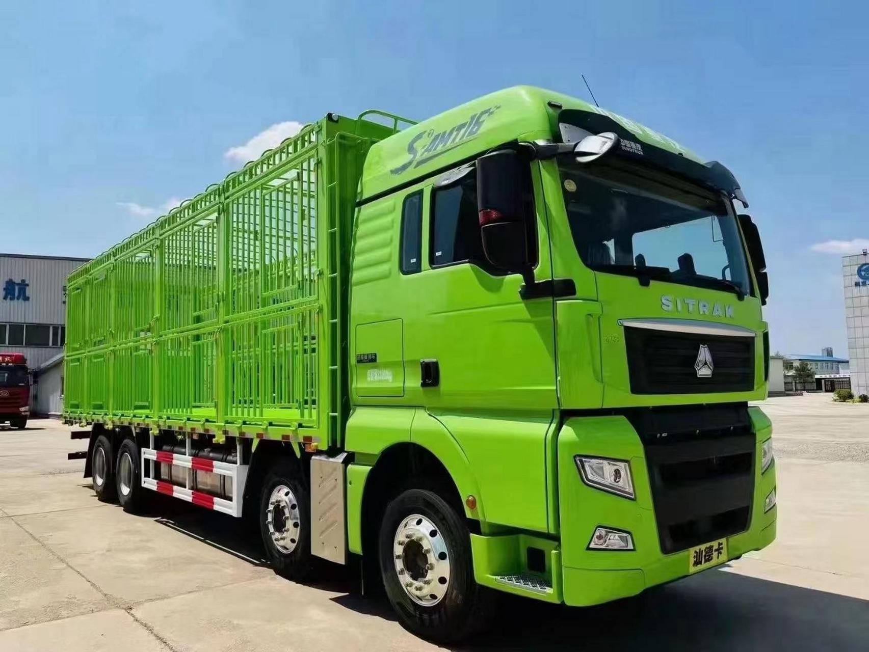 汕德卡,豪沃th7前四后八9.6米畜禽专用车拉羊专用车 拉猪升降运输车