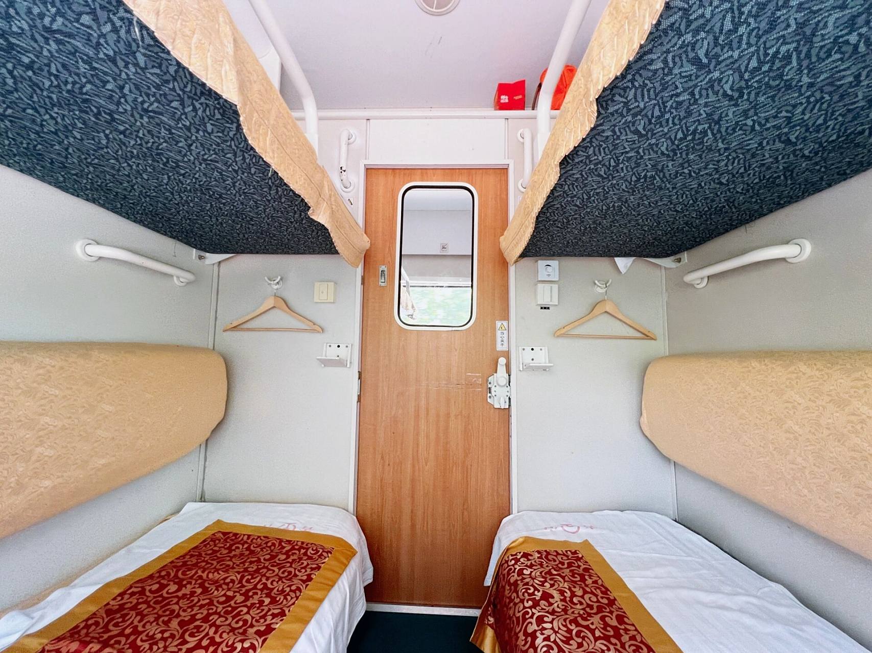 火车软卧乘坐小攻略 这些年有赖高铁动车的迅速发展,出行方便且快捷