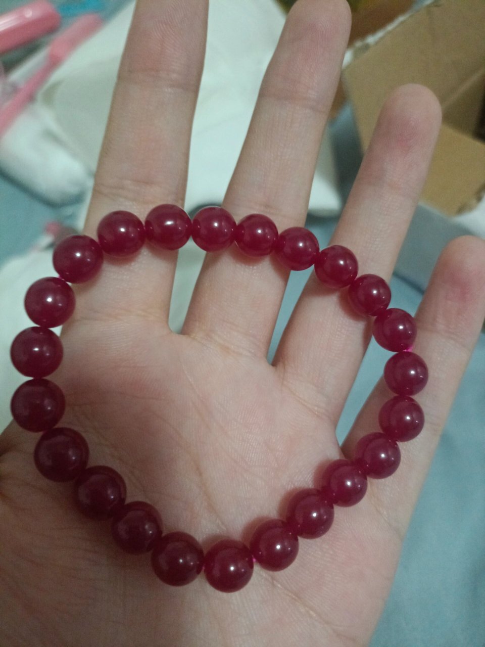 真不真呀 前几天在淘宝直播间买的手串,一百多的价格,说是红宝石,不