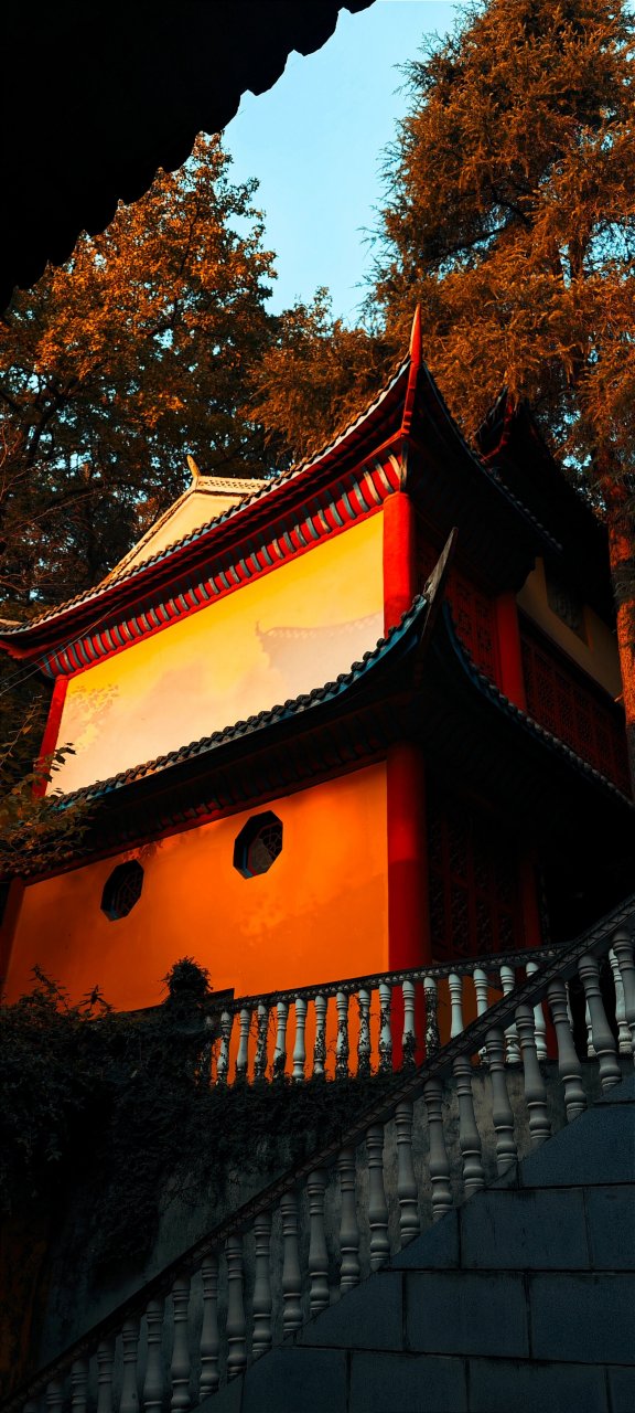 灵泉寺 早观灵泉寺,离长江最近的寺院,坐落于鄂州西山