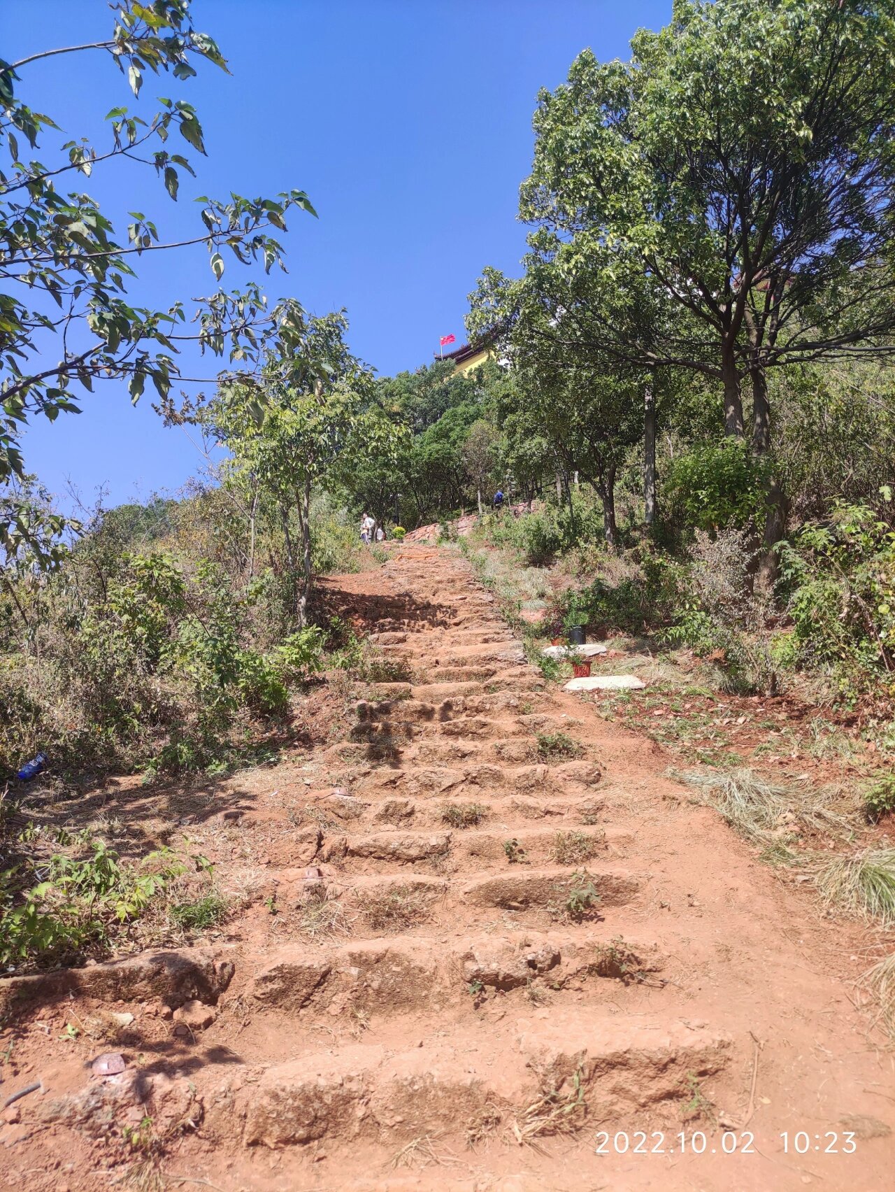 来庐江爬岱鳌山登白马岭
