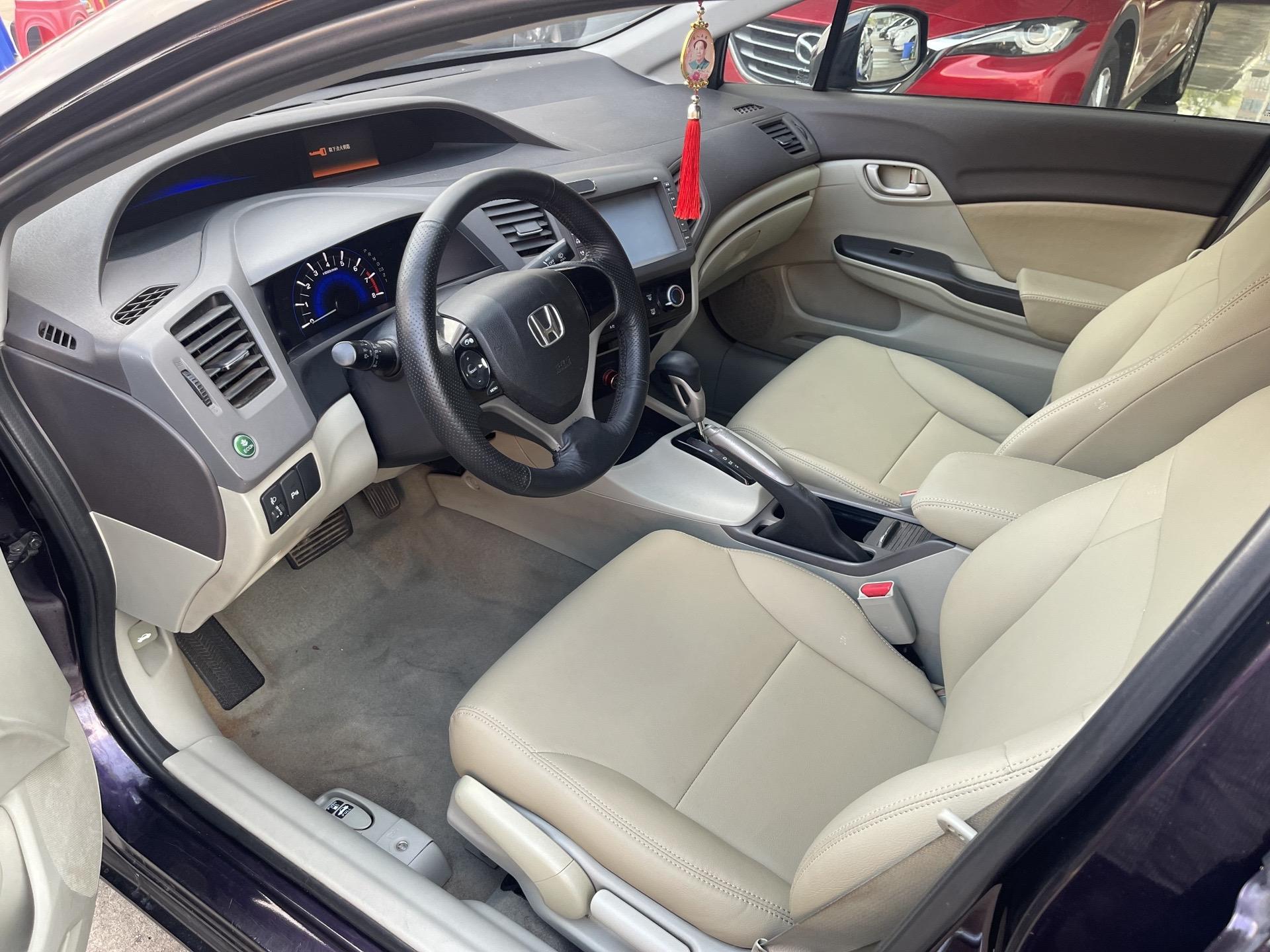 13年1.8l舒适版思域,车况原版,室内干净,现在只要3万多