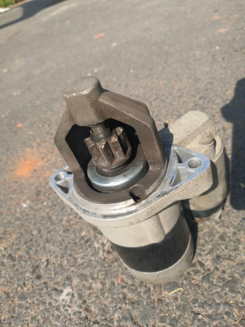 面包车马达.东风小康 启动器 马达拆件