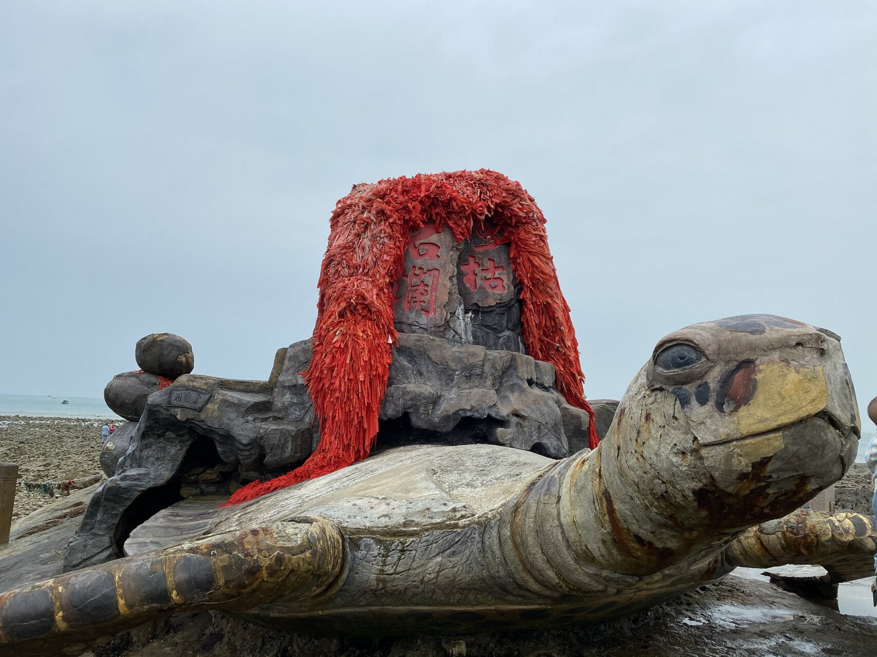 在北海|一08海枯石烂冠头岭坐游艇7715 冠头岭的海滩位于森林