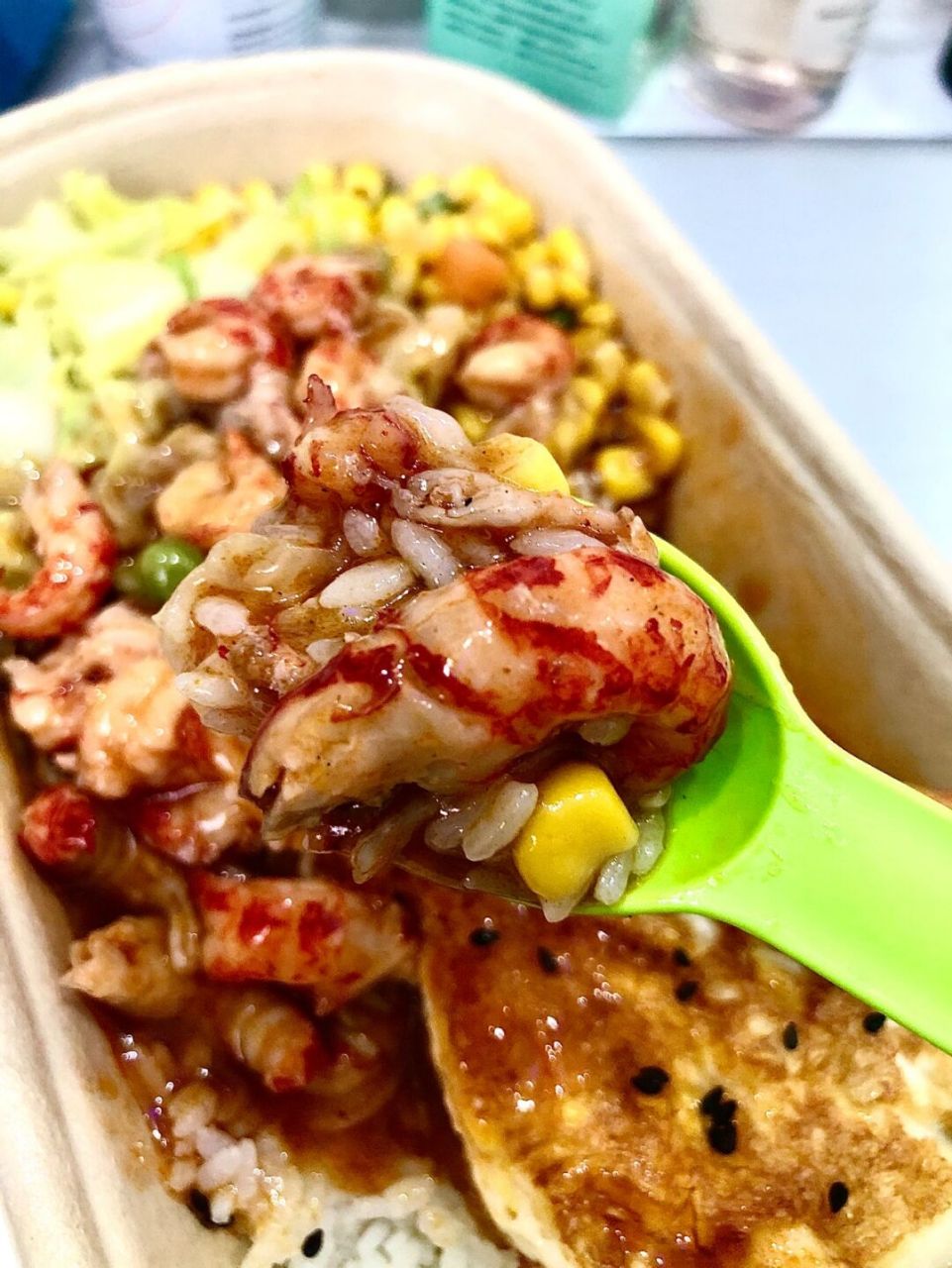 这个小龙虾饭属实好吃 肉眼可见的虾肉满满 那个汤汁和饭一拌 简直了