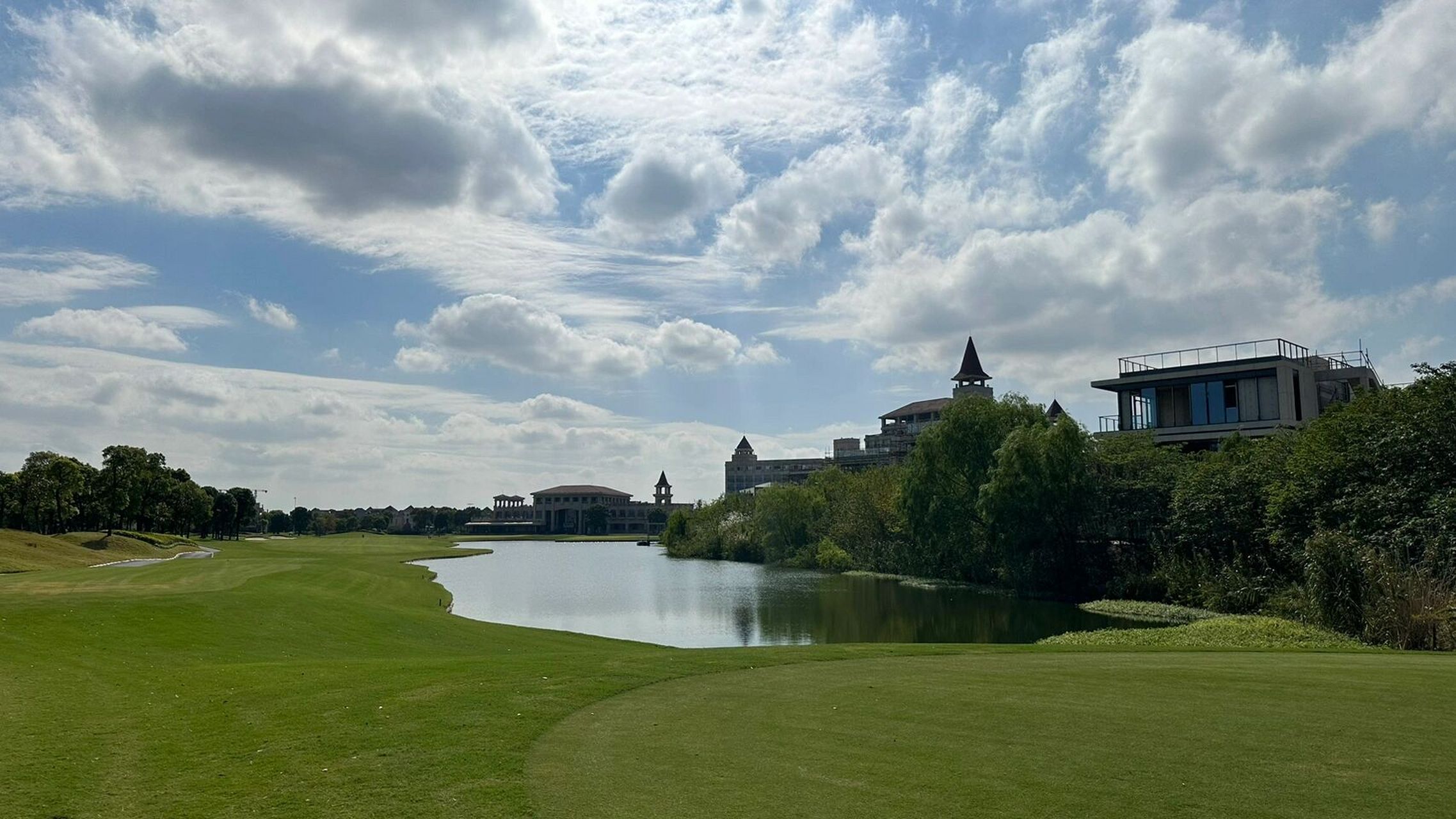 美兰湖尼克劳斯场 球场养护真好