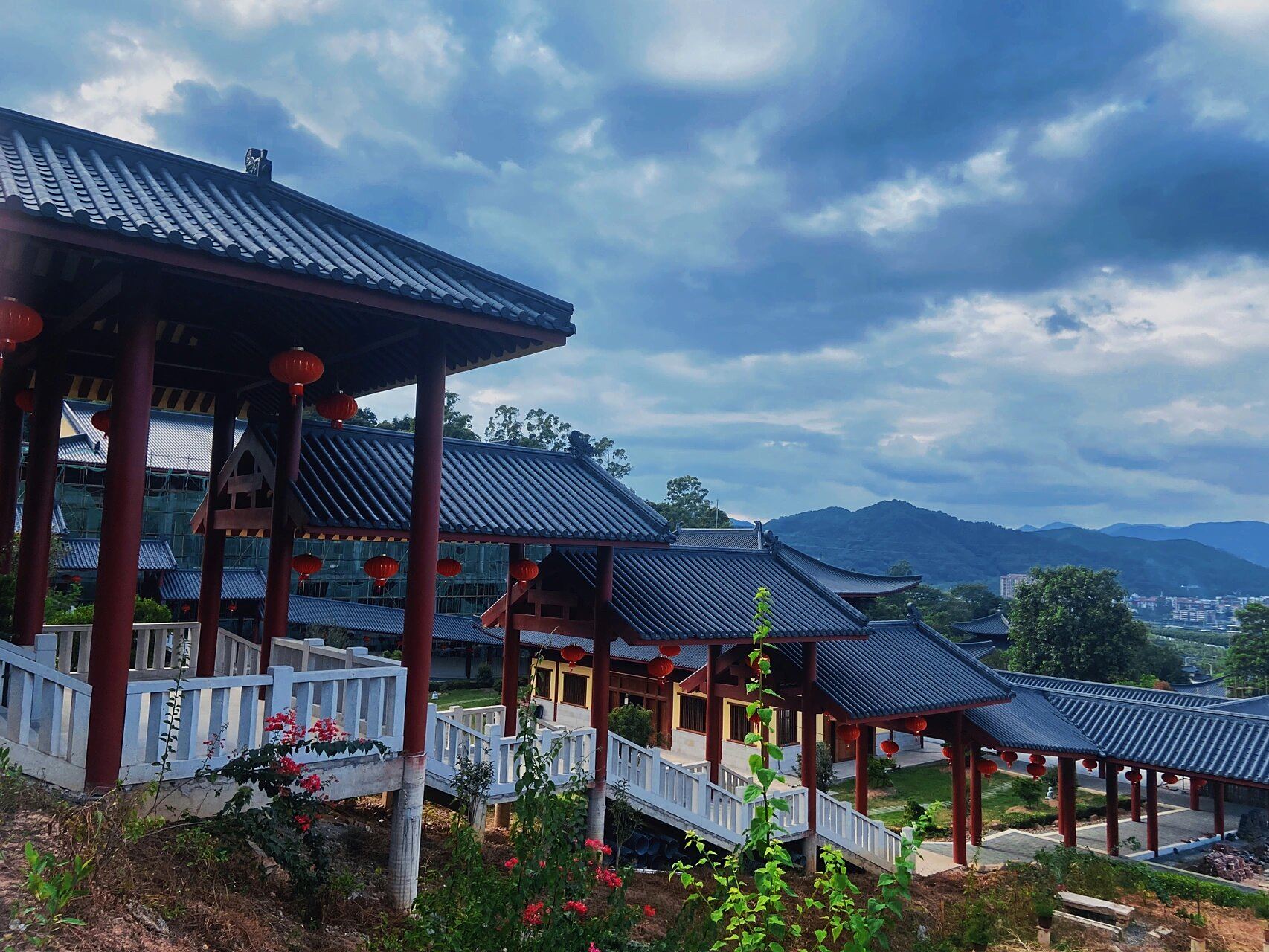 漳州周边游|紫云寺95 "山上一日 世间百年" 	 不知何时起 越喜清幽