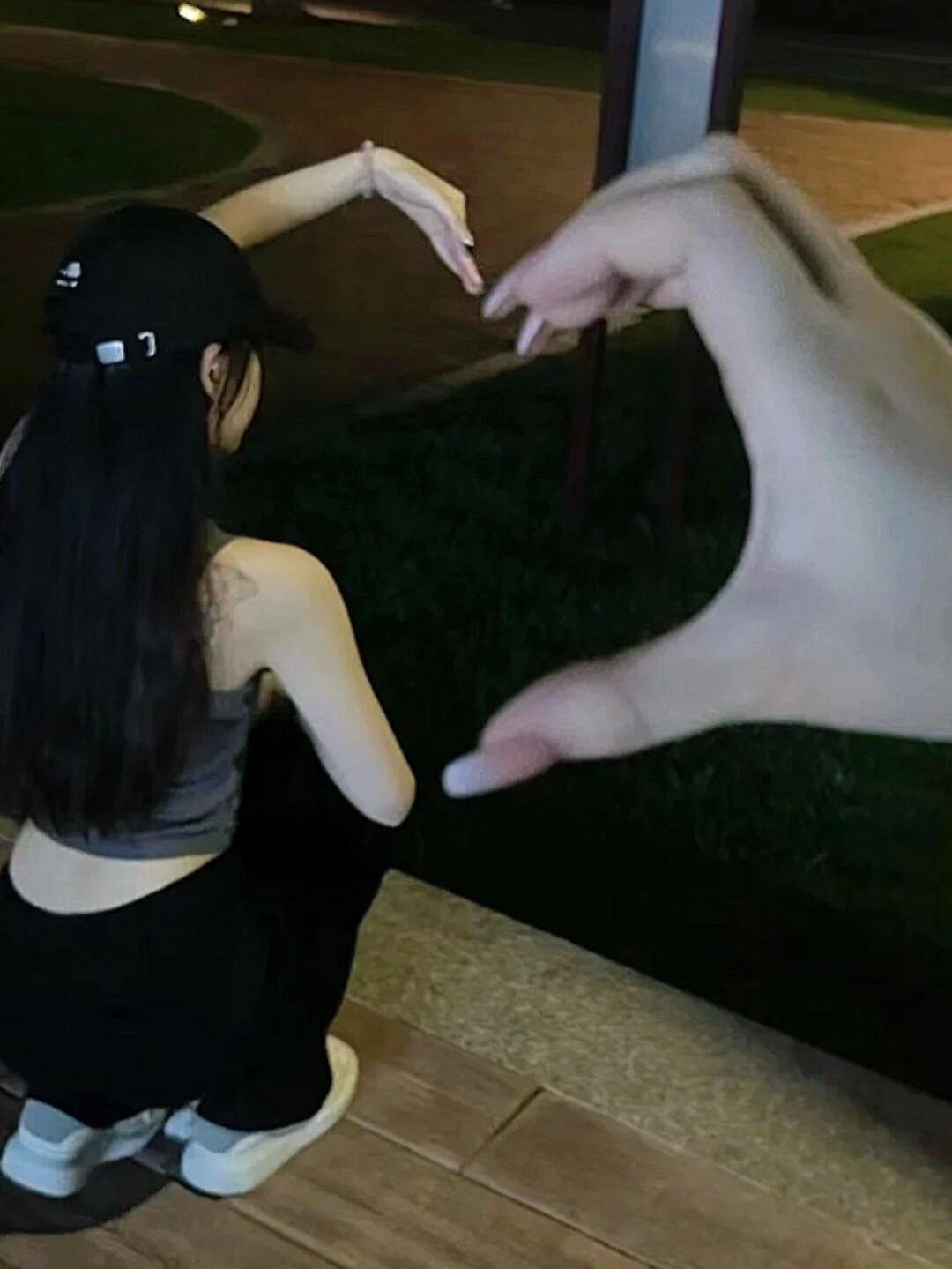 闺蜜比心78头像