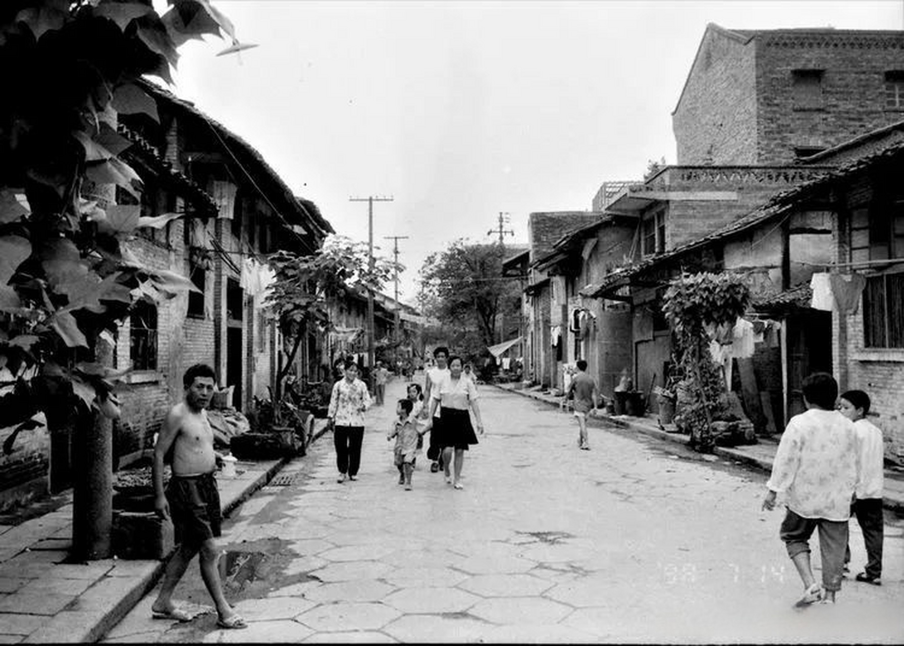 老照片:90年代,泸州,改造前的小河街