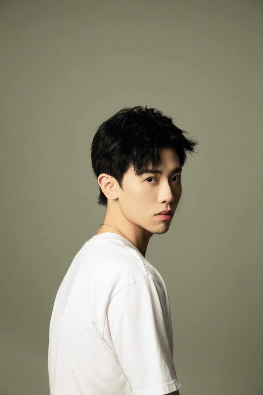 男生质感肖像 |普通人也能帅成男明星         坐标:深圳南山科技园