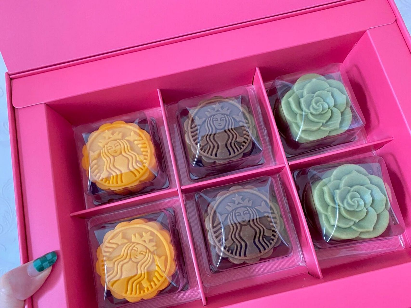 星巴克2021年中秋星情月饼92热量&测评 90主要原料:如图.