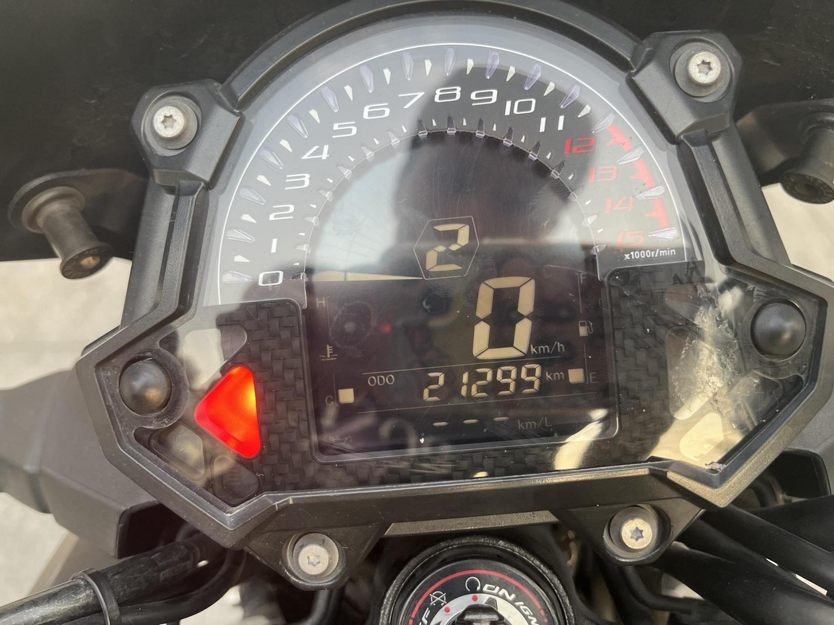 价格2180090 20年20款川崎z400 过户3次 安全行驶了21000来公里