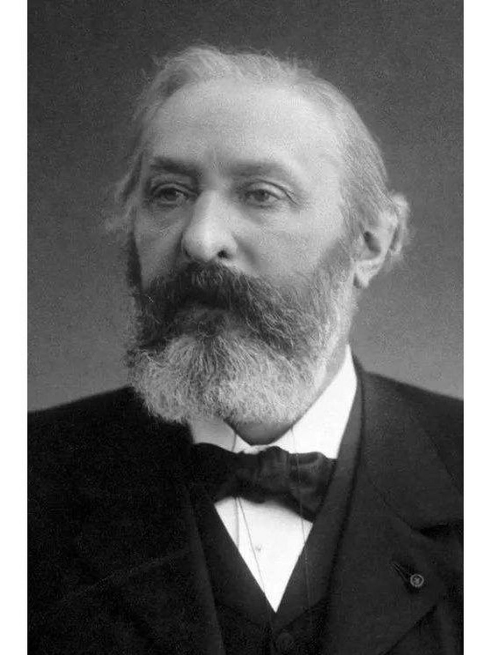 普吕多姆,1839年3月16日,出生于法国巴黎.