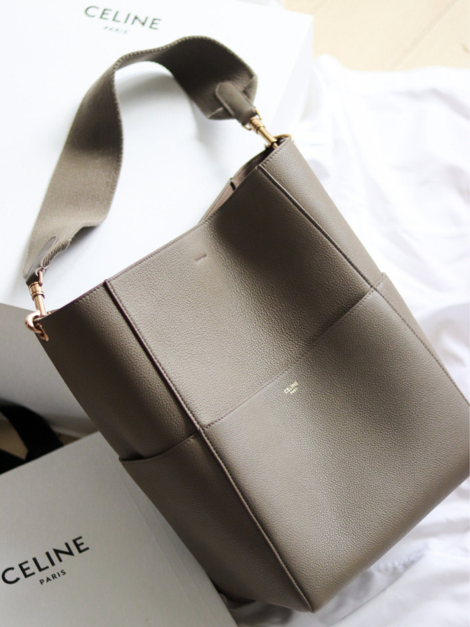 celine sangle大象灰98男包推荐 特地去店里试背了celine sangle