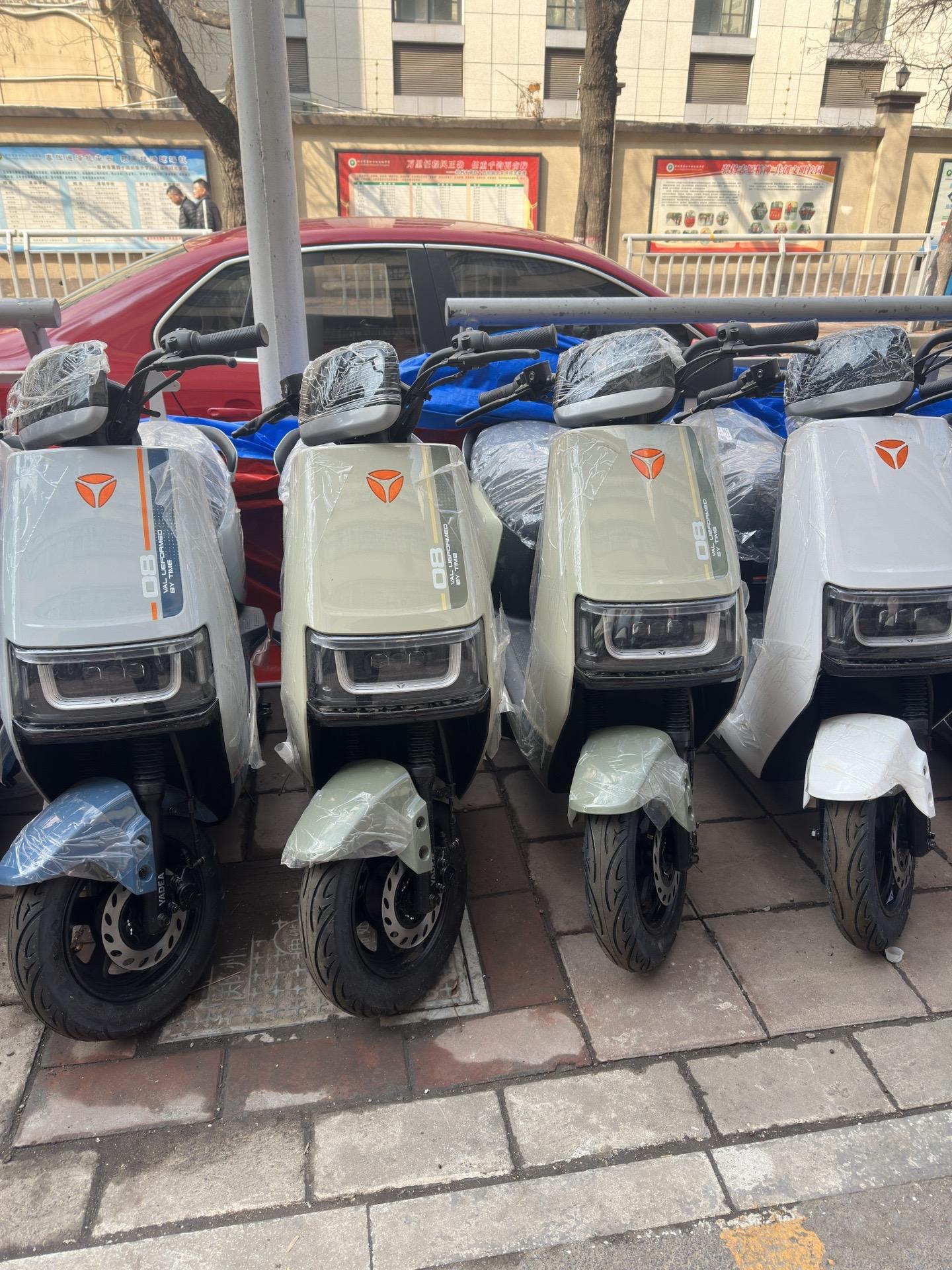 雅迪踏板车图片及型号