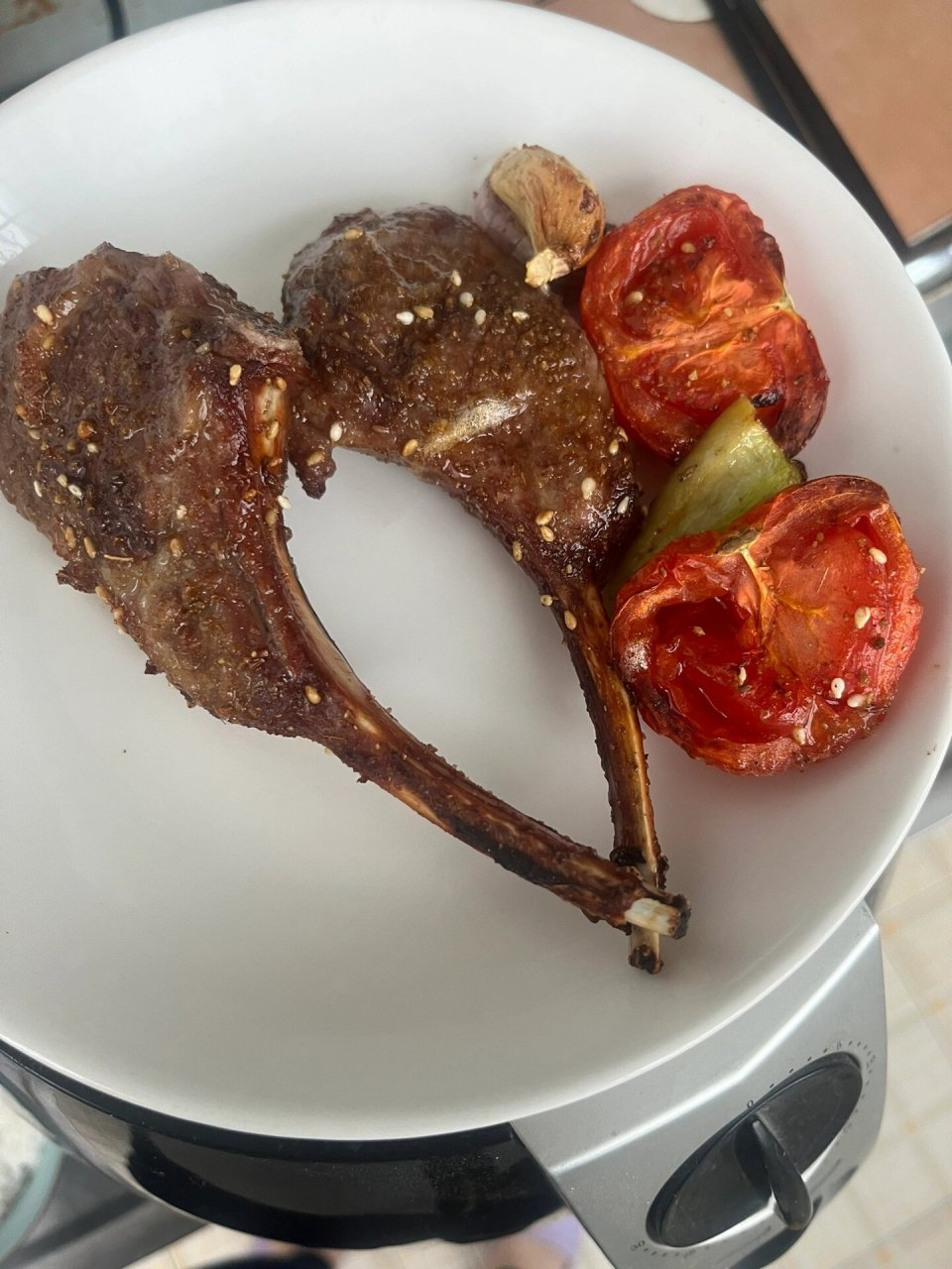 空气炸锅篇:山姆羊排 朋友送来一盒山姆羊排,没有配料没腌制的那种.