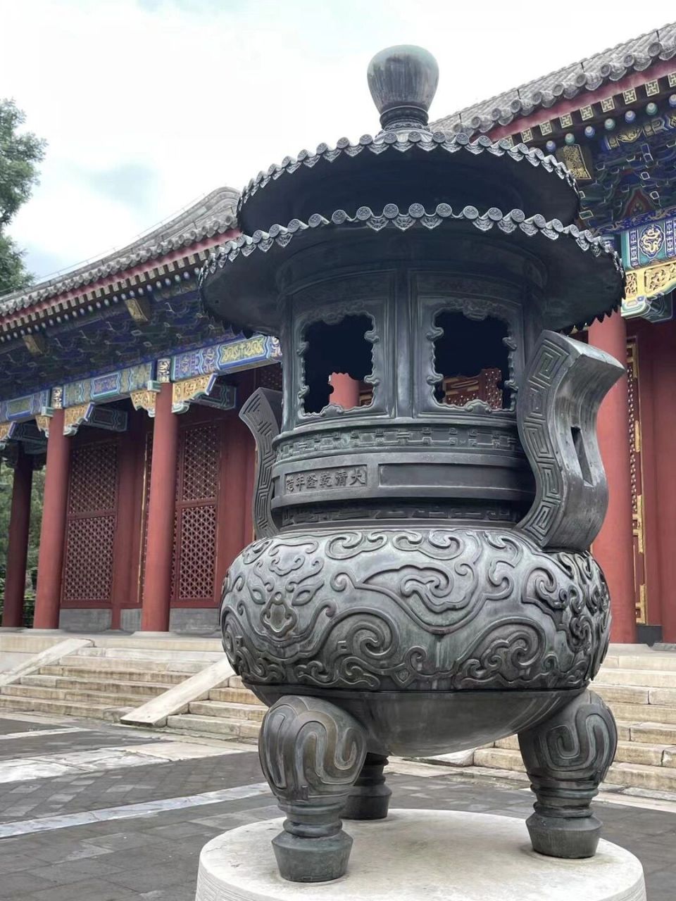 始建于清乾隆十五年(1750年)名勤政殿,清咸丰十年(1860年)被英法联军