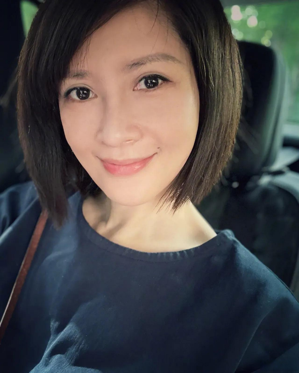 沈星晒出工作照,弹指一挥间,从《美女私房菜》到《沈小姐》,曾经凤凰