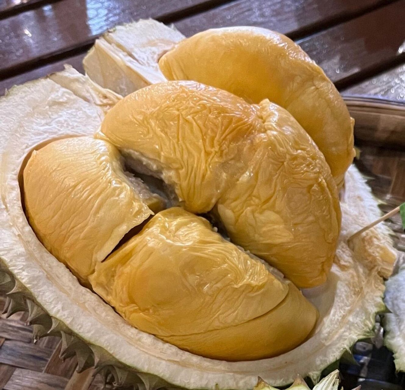 猫山王榴莲和黑刺榴莲哪个更好?