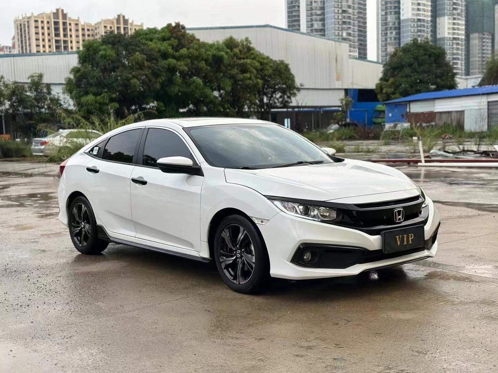 拿下2021年上牌最美珍珠白 本田思域,1.