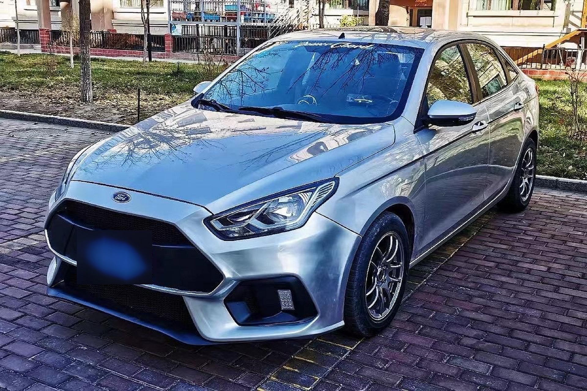 尊臣车品 福睿斯车身改色 福睿斯排气改装 福睿斯改装包围 福睿斯改装