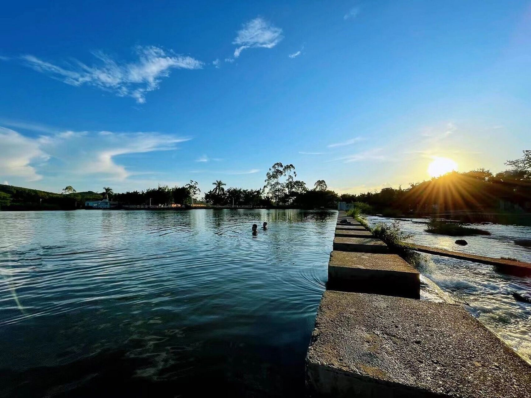 盛夏亲水地——竹泉岛 发现了一个好玩又小众的盛夏亲水地,可团建,可