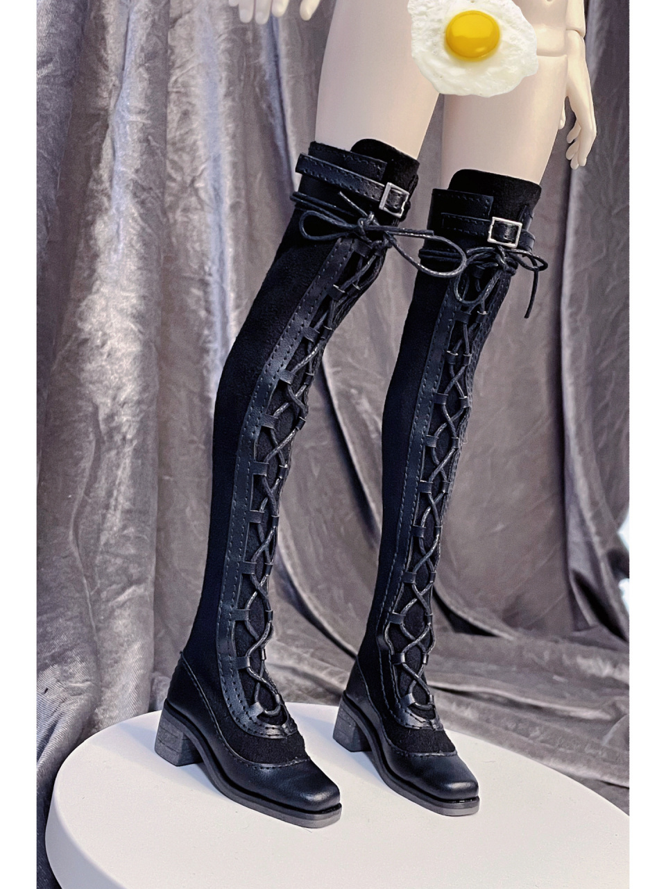 cd二代体过膝大腿靴等裤子中… 先让孩子试穿一下,正式图可能要等到dp