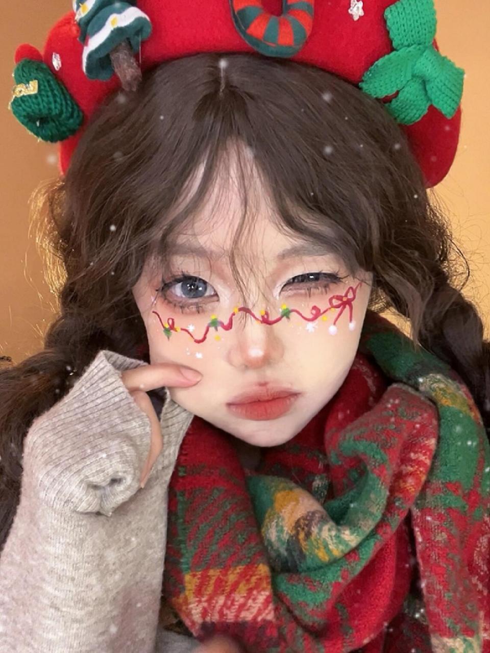 分享几张视频截图～ #圣诞灵感妆容# #圣诞妆容# #创意妆容