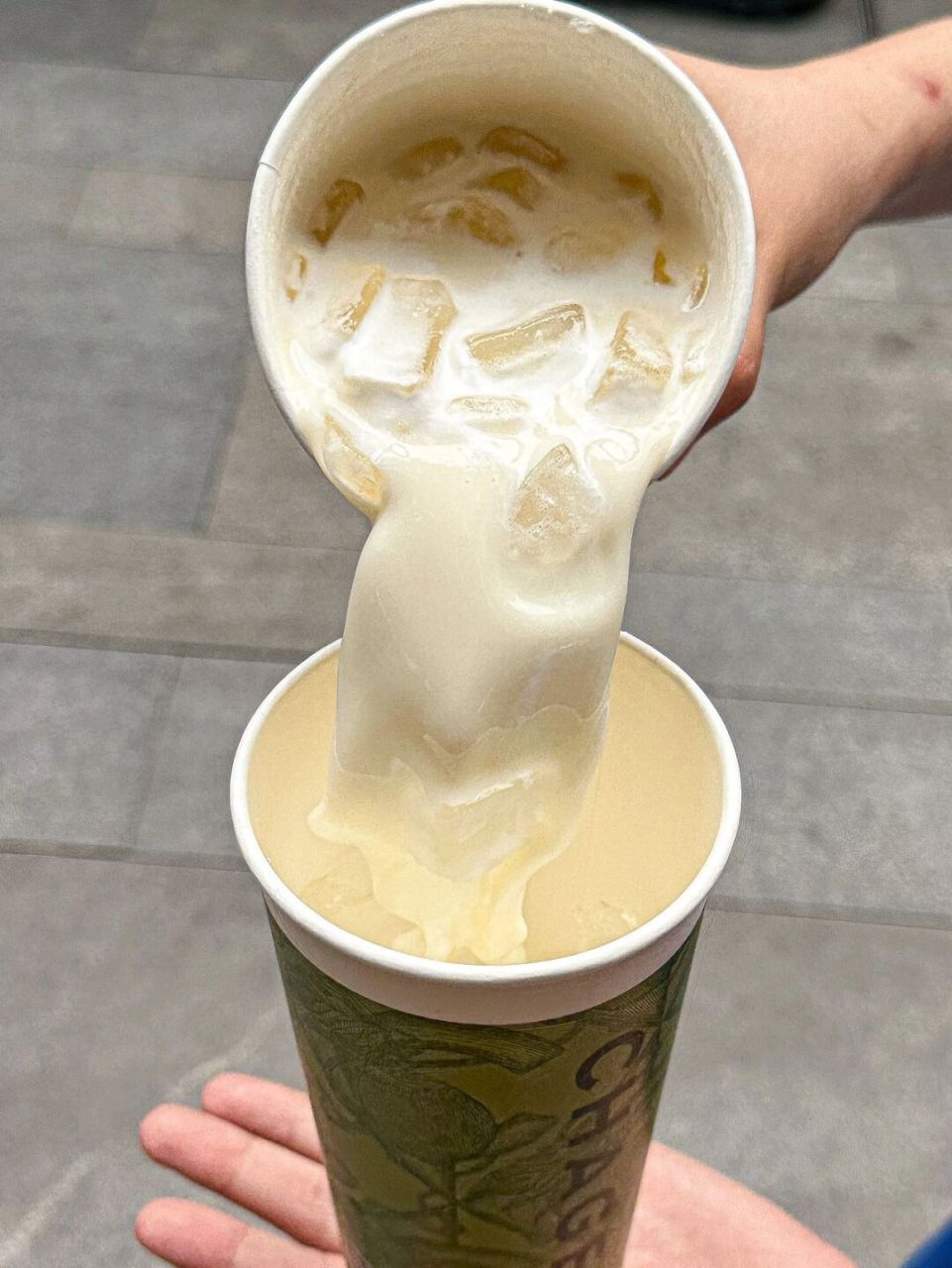 夏梦玫珑就是我的快乐水05 蜜瓜香气很足,喝起来也不会过分的甜 玫