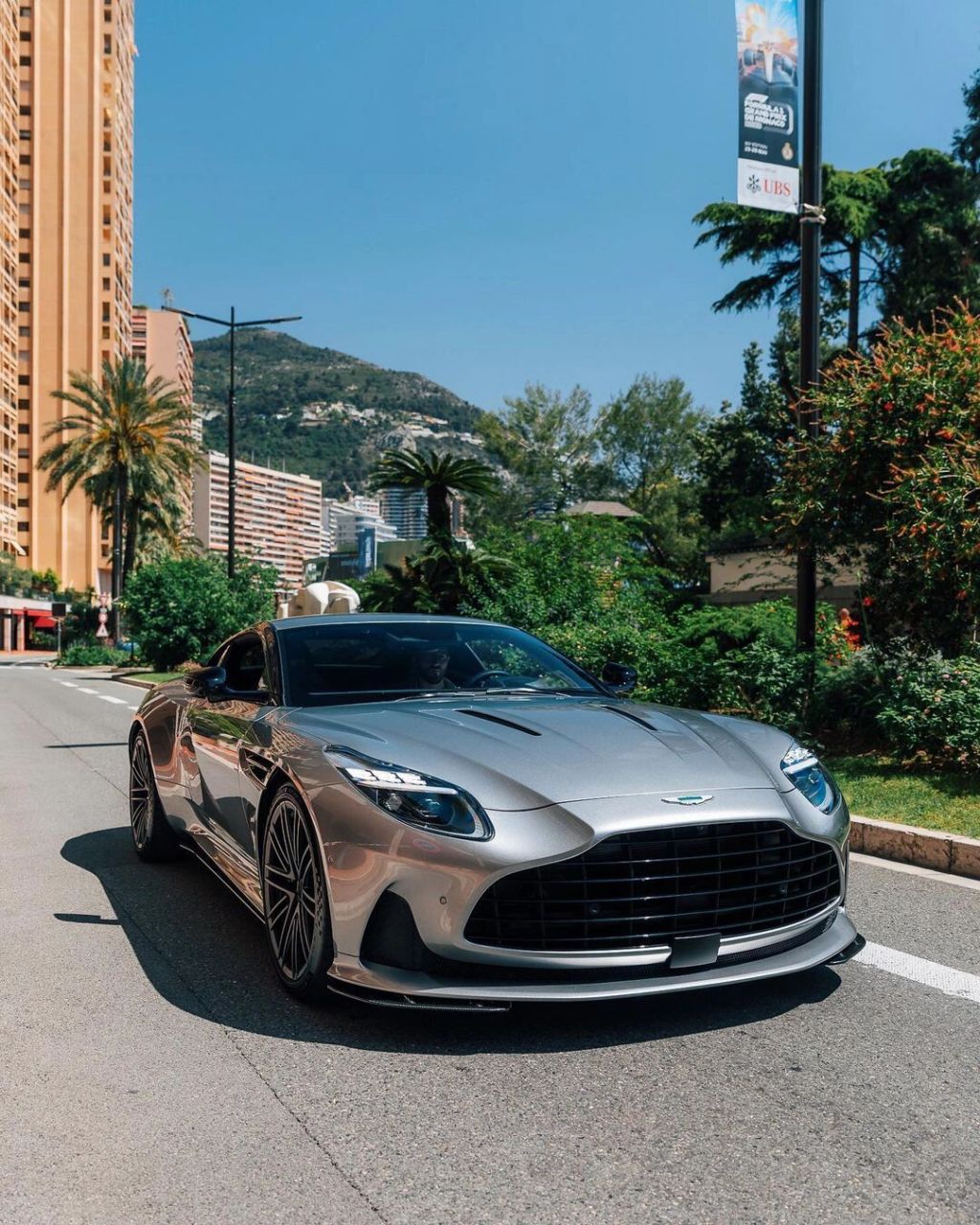 阿斯顿马丁db12 #超级跑车圈# #阿斯顿马丁# #阿斯顿马丁db12# #超跑