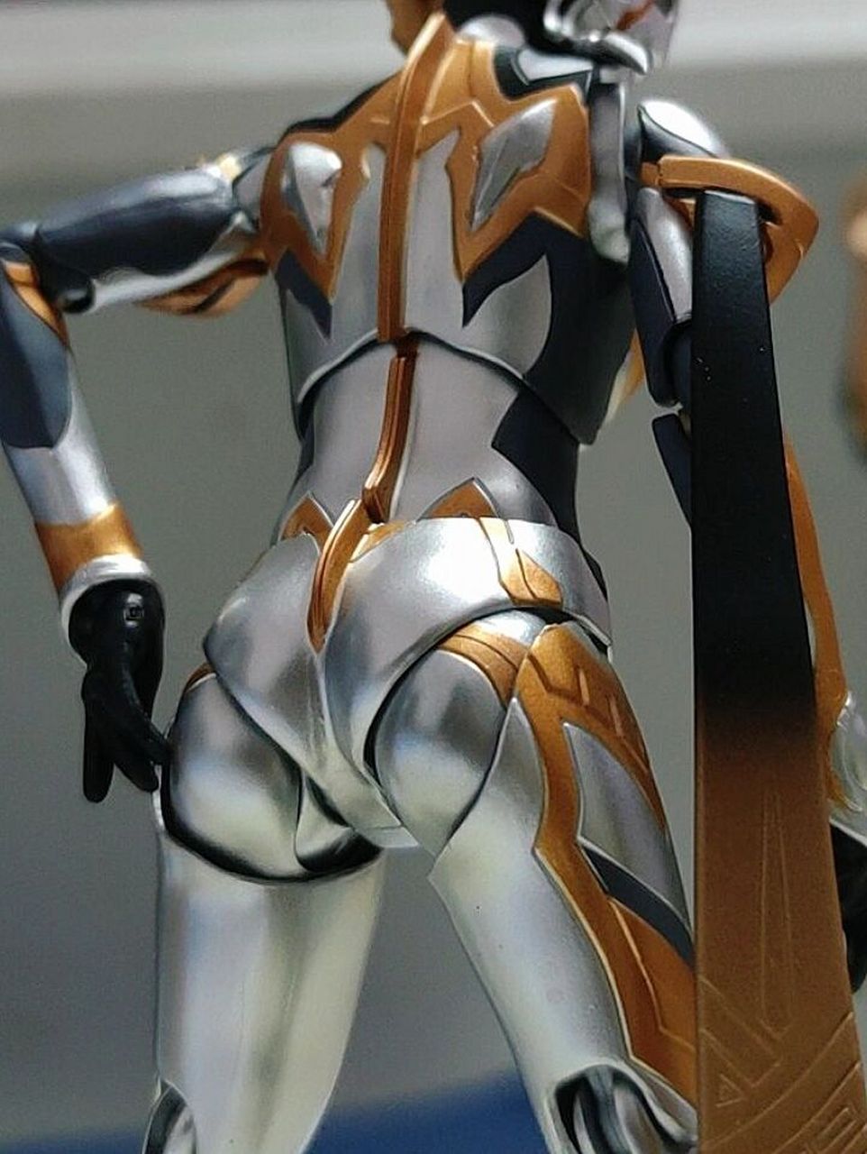 卡露蜜拉shf 妖丽战士卡露蜜拉,是登场于《特利迦奥特曼》三千万年前