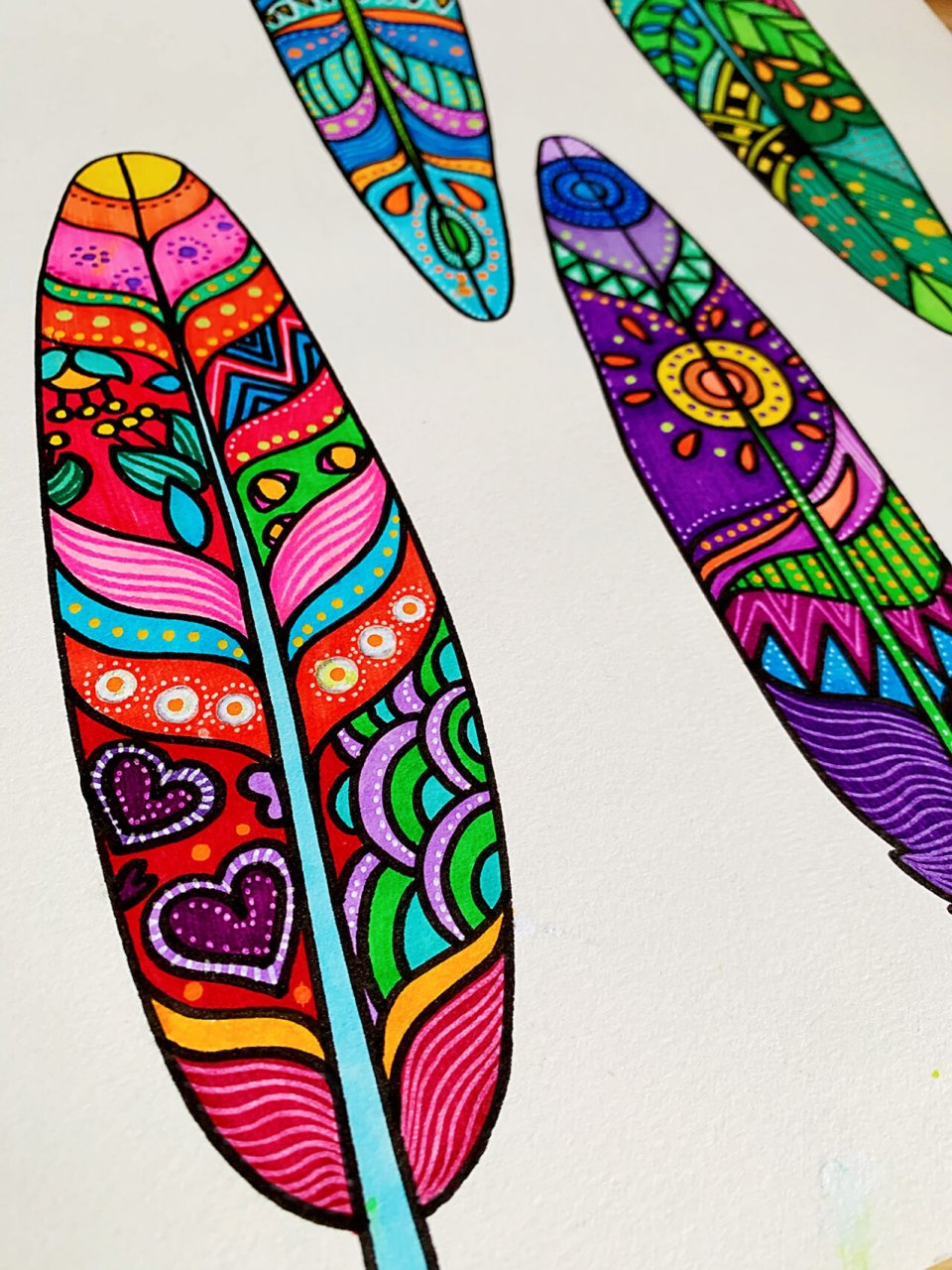 小班孩子也能跟着简单操作 	 羽毛 儿童绘画 几何图形 彩色