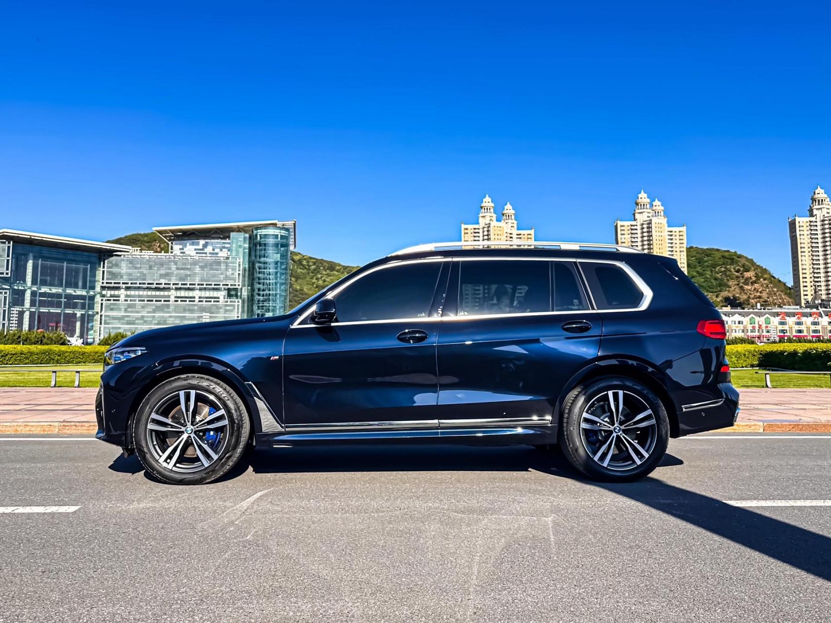 宝马x7 xdrive40i 尊享型m运动套装 【车辆排量】3.