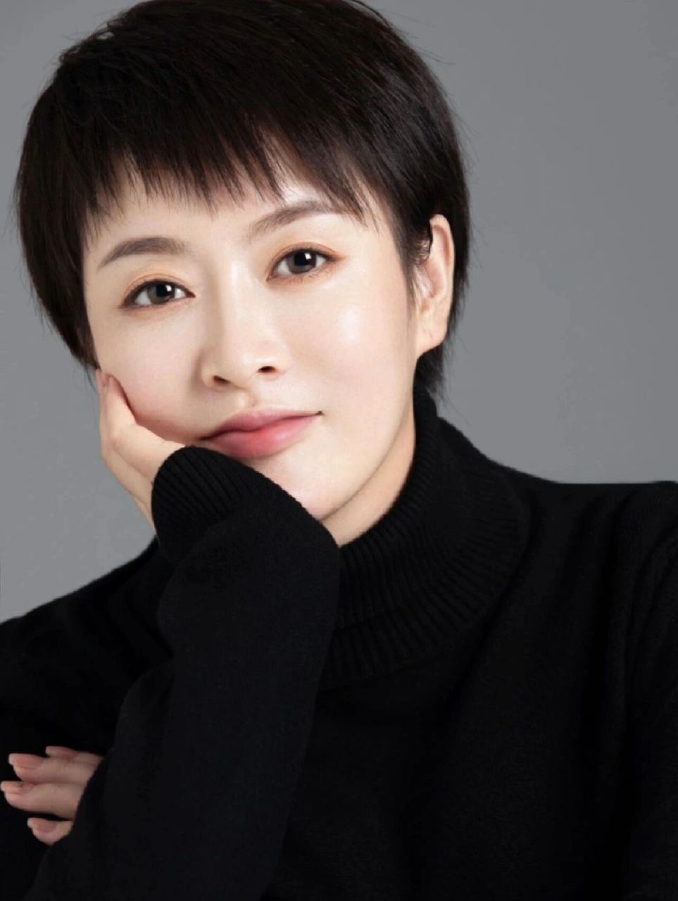 职场女人的干练短发～真适合稳重高级的女人 职场通勤的高级短发 非常