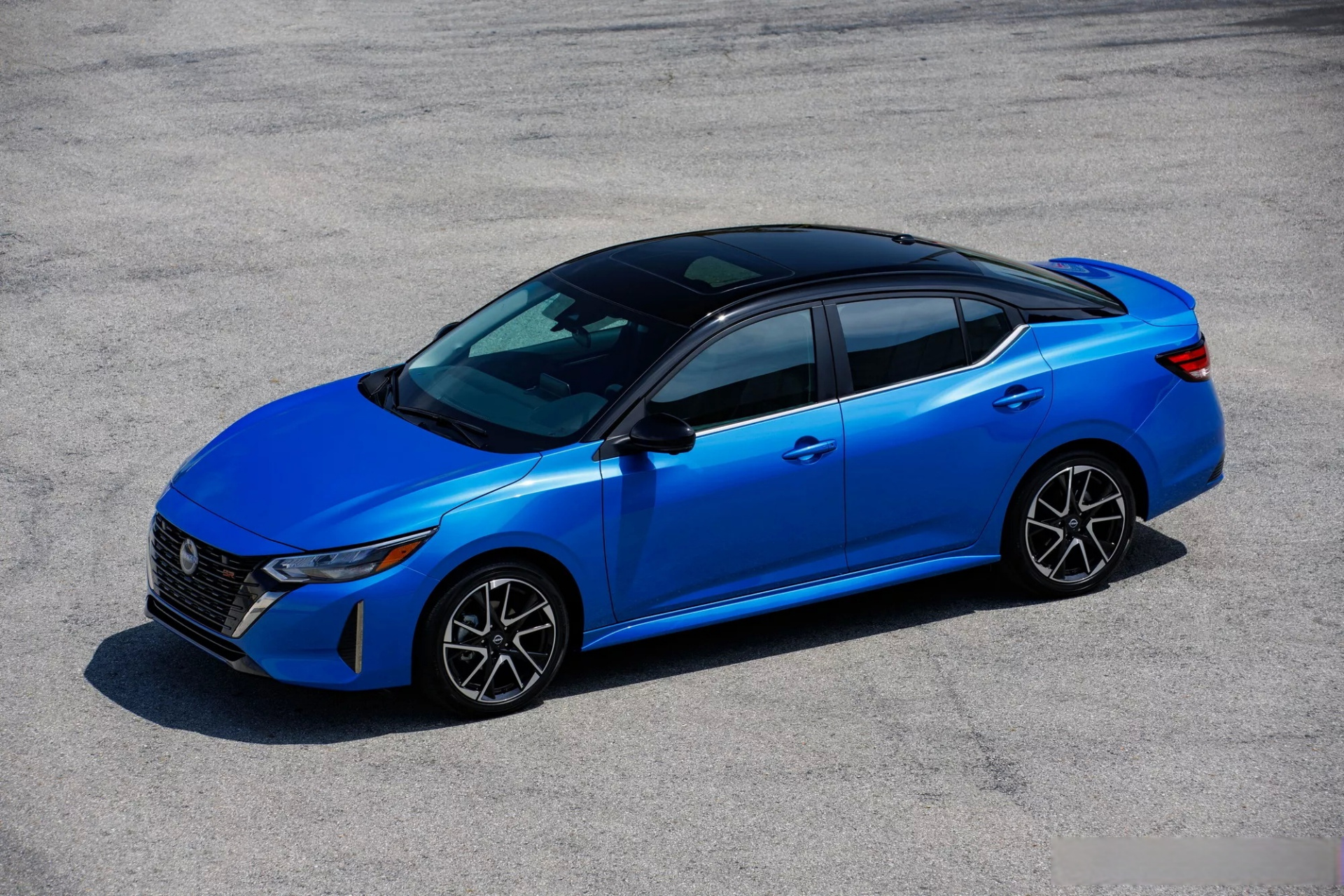 日产在北美发布2024款sentra,相比中国版本的更新可谓是微乎其微.