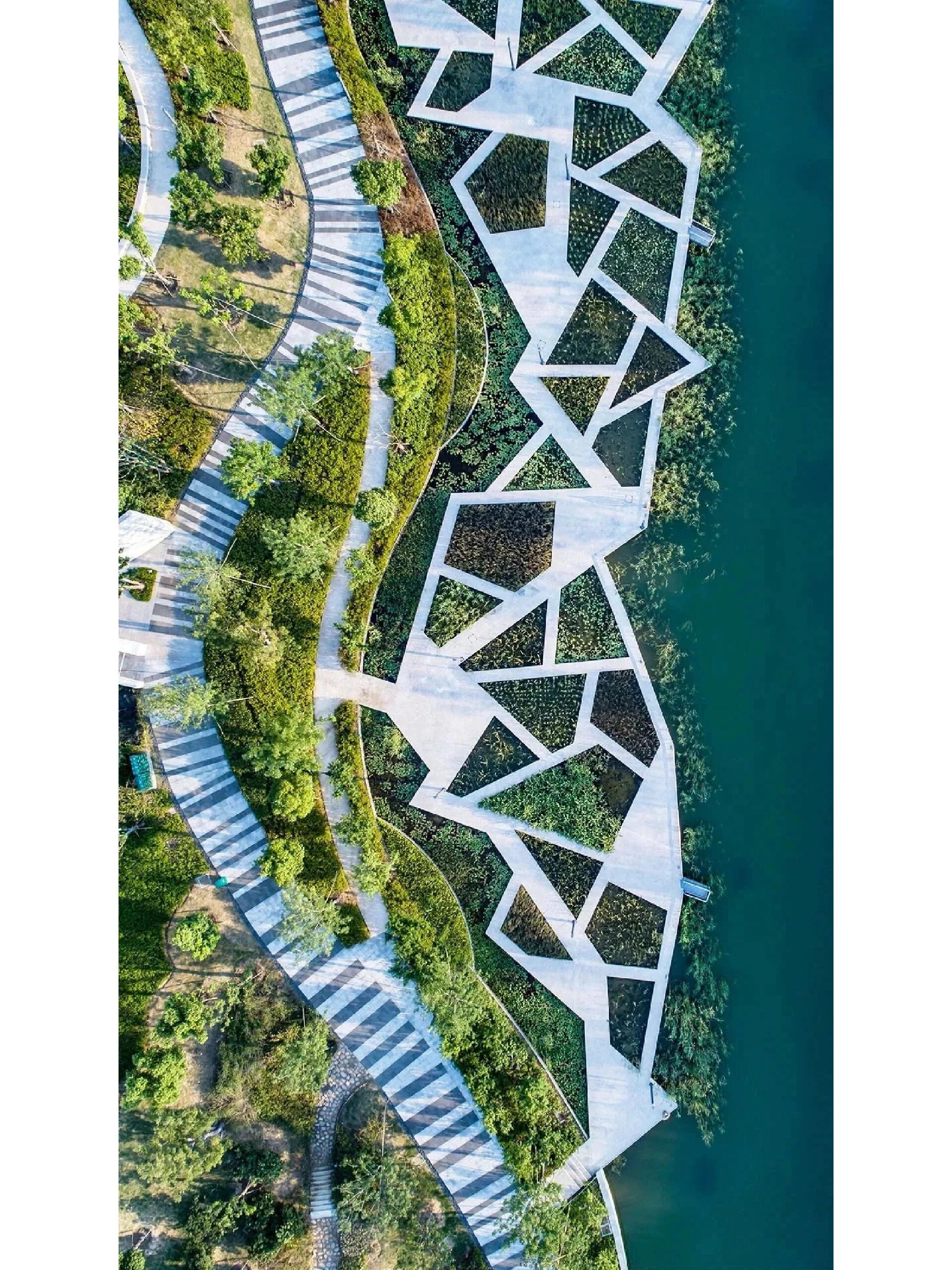 折线景观具有现代感的设计形式,自由的设计手法,复杂的空间体验和