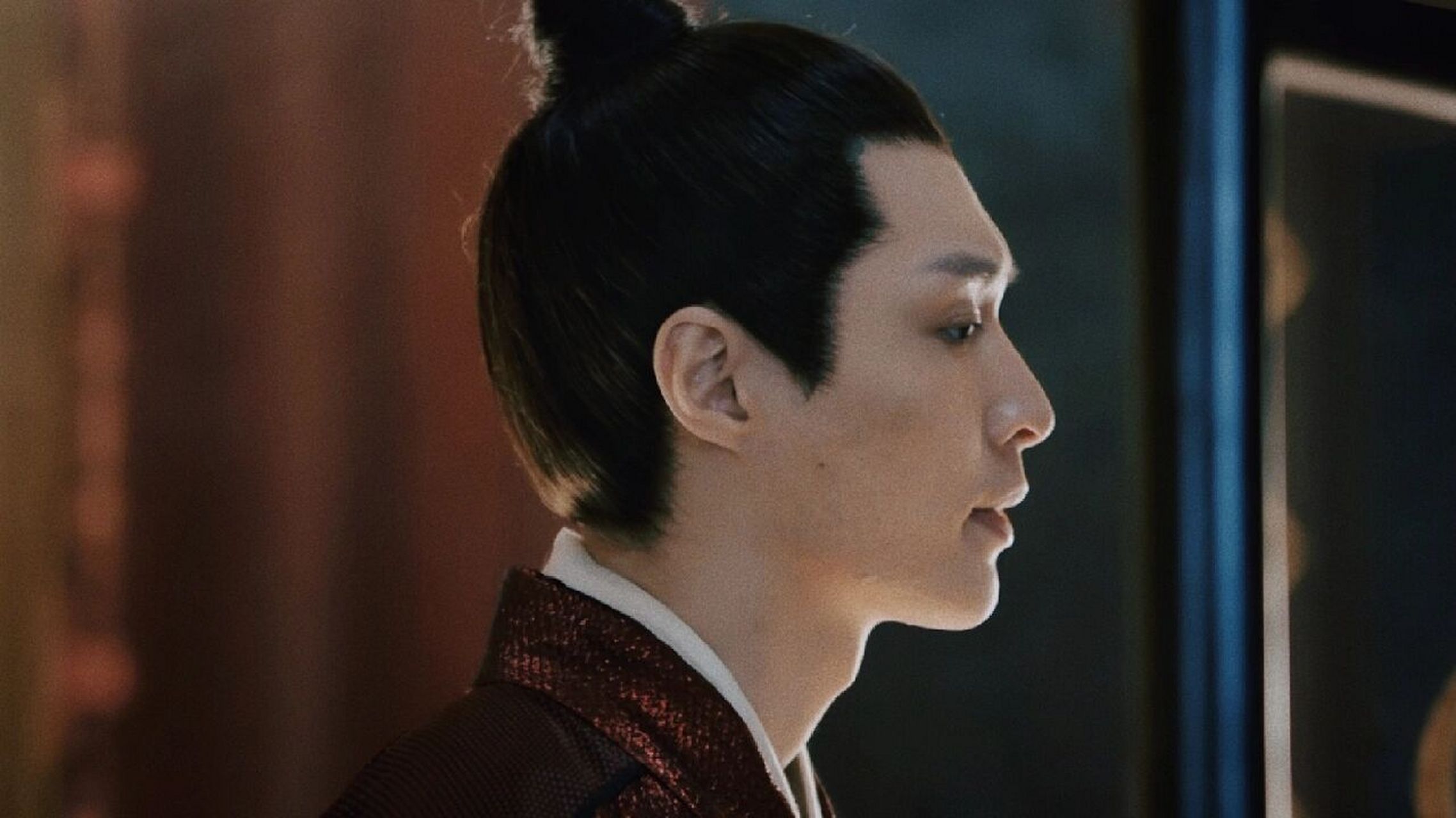 大明风华张艺兴 看剧的时候盯着艺兴侧脸看久了忽然不认识他了.