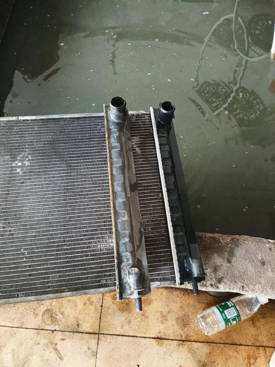 日产天籁清洗更换水箱水室