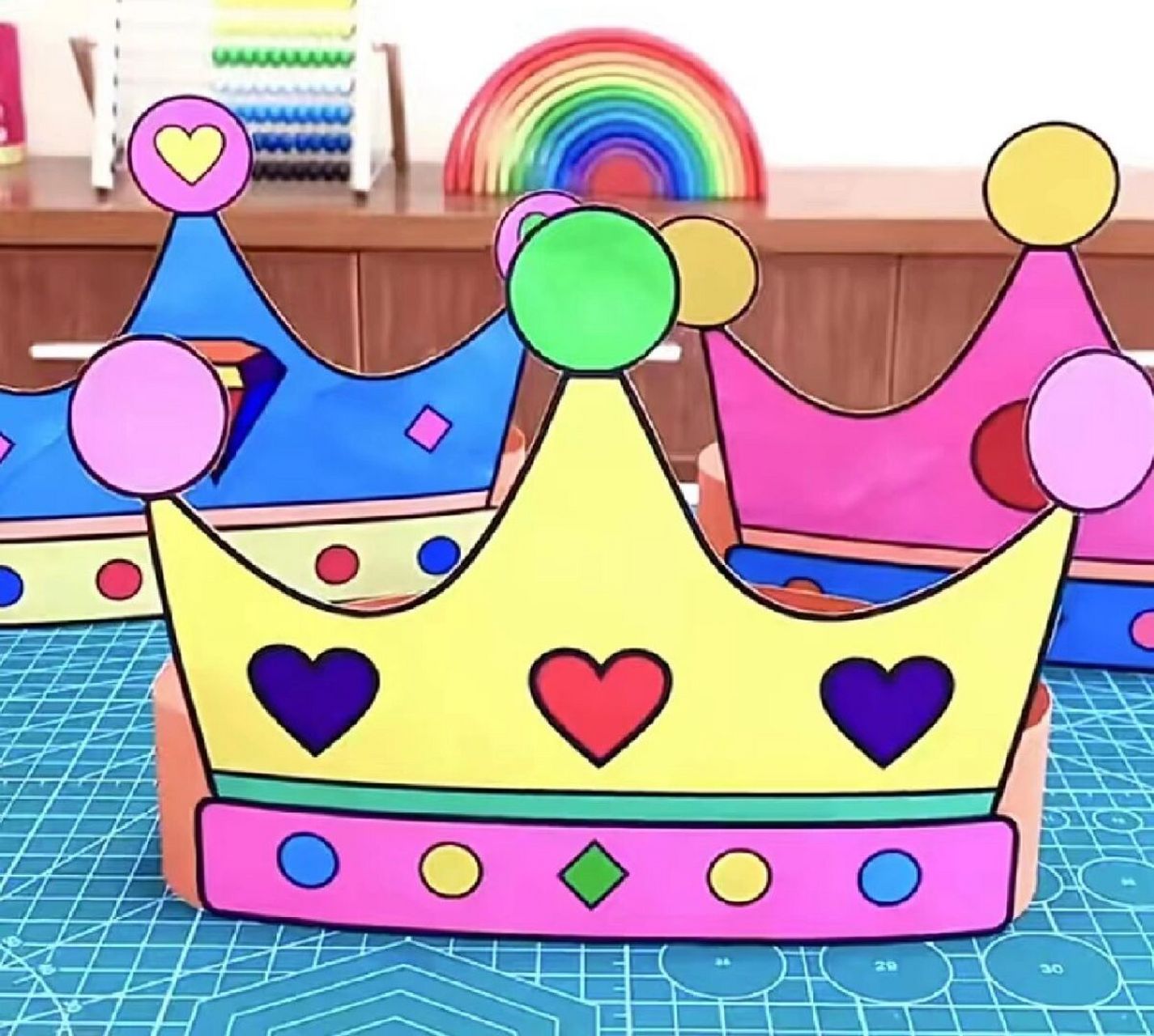 节送妈妈的皇冠95 #幼儿园妇女节手工# 打印出来给小朋友们涂色制作