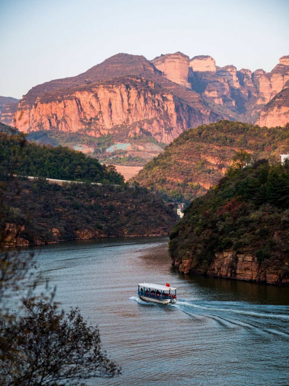 京娘湖 京娘湖风景区,位于河北省邯郸市武安市西北部山区的口上村北