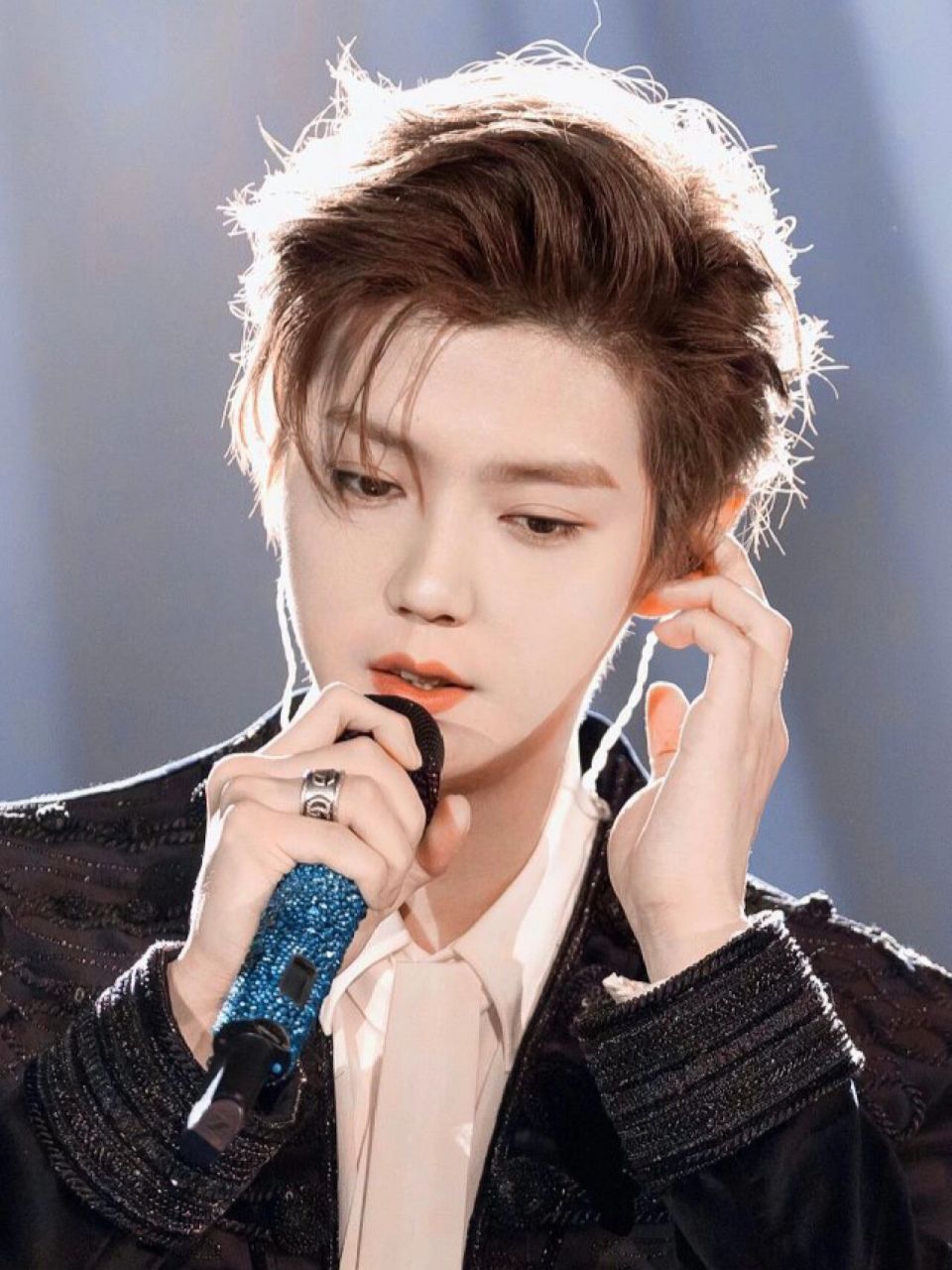 求鹿晗神图 想要鹿晗的图片做壁纸,看看姐妹们的吧