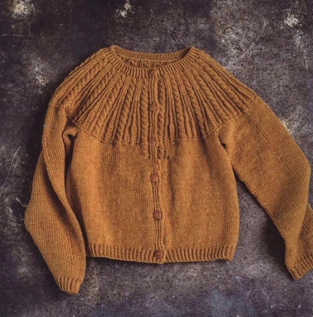 从上往下织的棒针开衫毛衣外套 附图解 喜欢这种手工感很强的毛衣