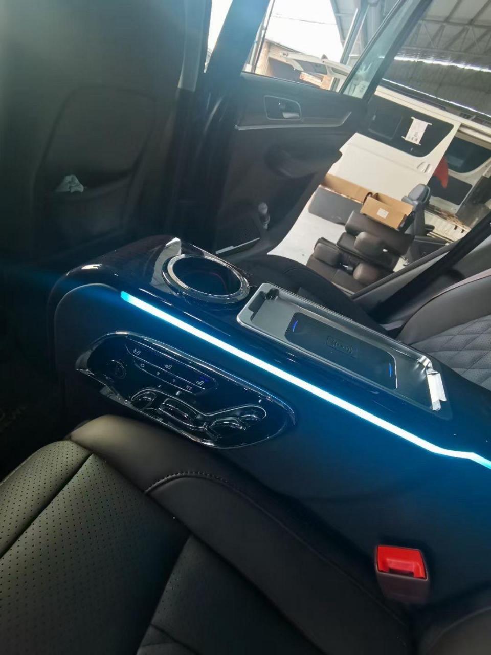 荣威rx8改装中排无损安装航空座椅