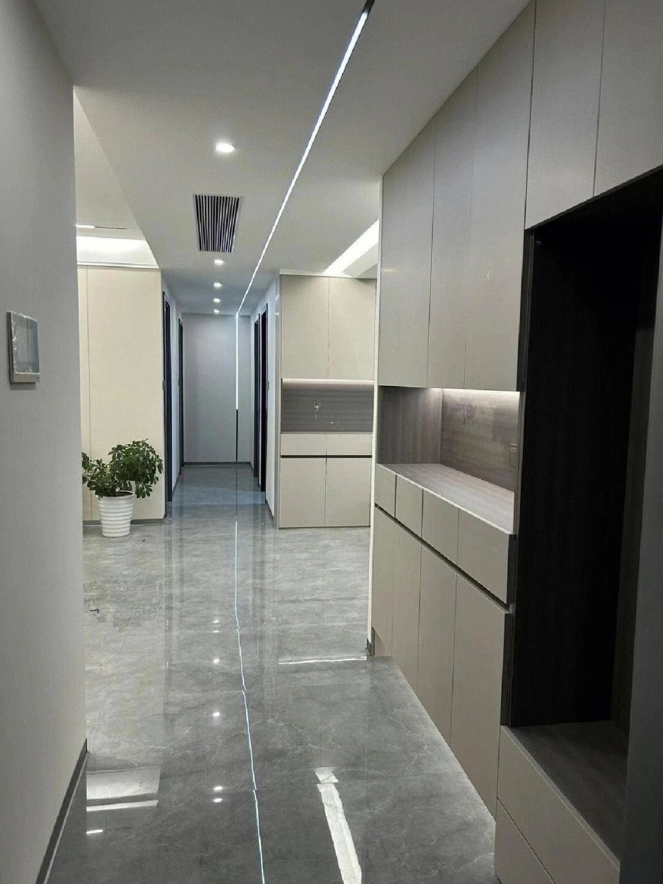 灰色瓷砖搭配灰色踢脚线 灰色瓷砖搭配灰色踢脚线 高端大气上档次94