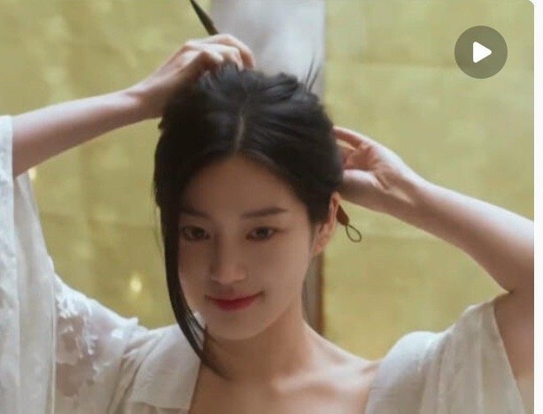 朝鲜驱魔师这个镜头和热巴枭起青壤这一幕撞了