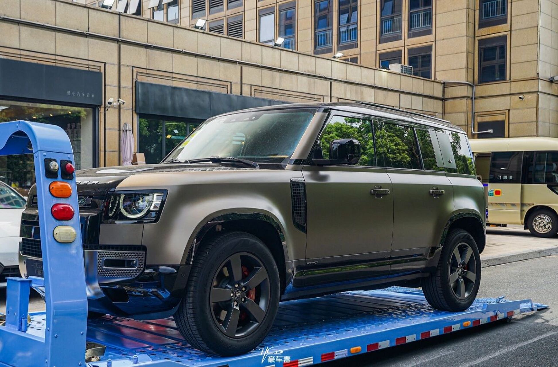 这颜色威猛! 9297路虎|车型:新卫士